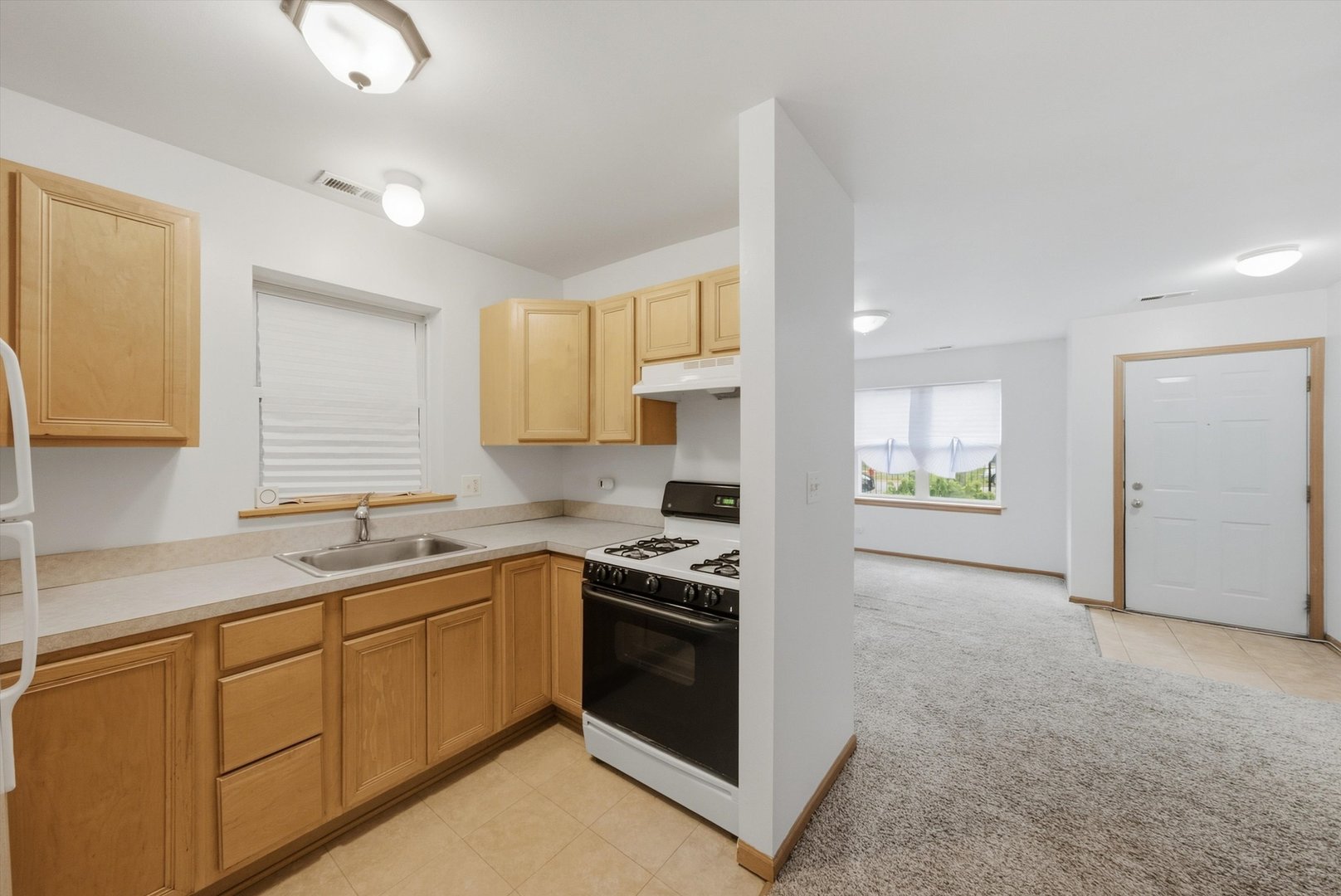 631 E Bowen Avenue Property Photo 25