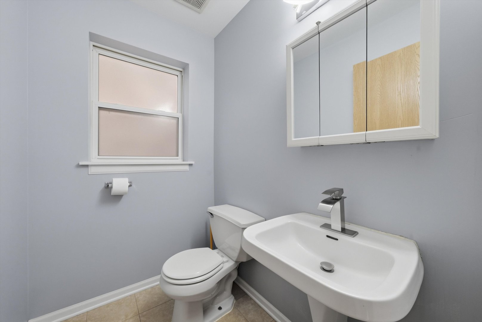 631 E Bowen Avenue Property Photo 27