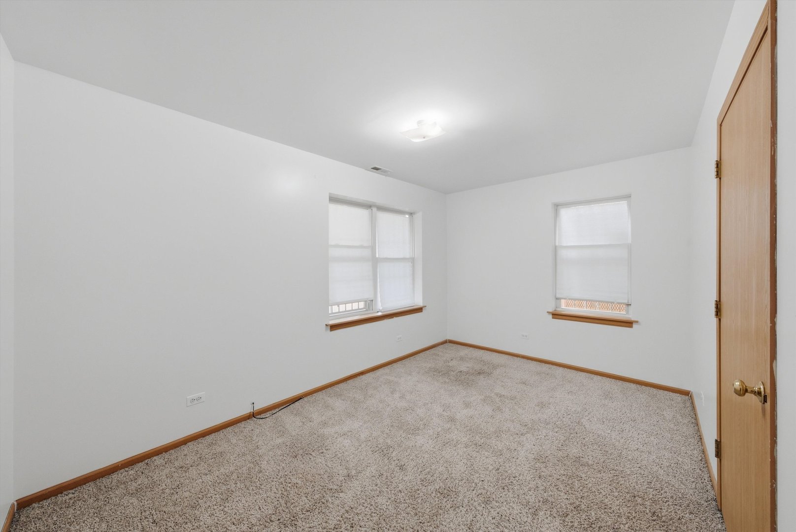 631 E Bowen Avenue Property Photo 29