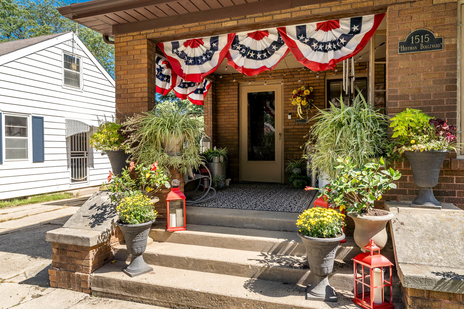 1515 Huffman Boulevard Property Photo 3