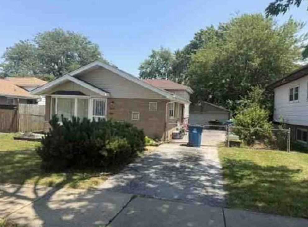 12631 S Tripp Avenue Property Photo 3