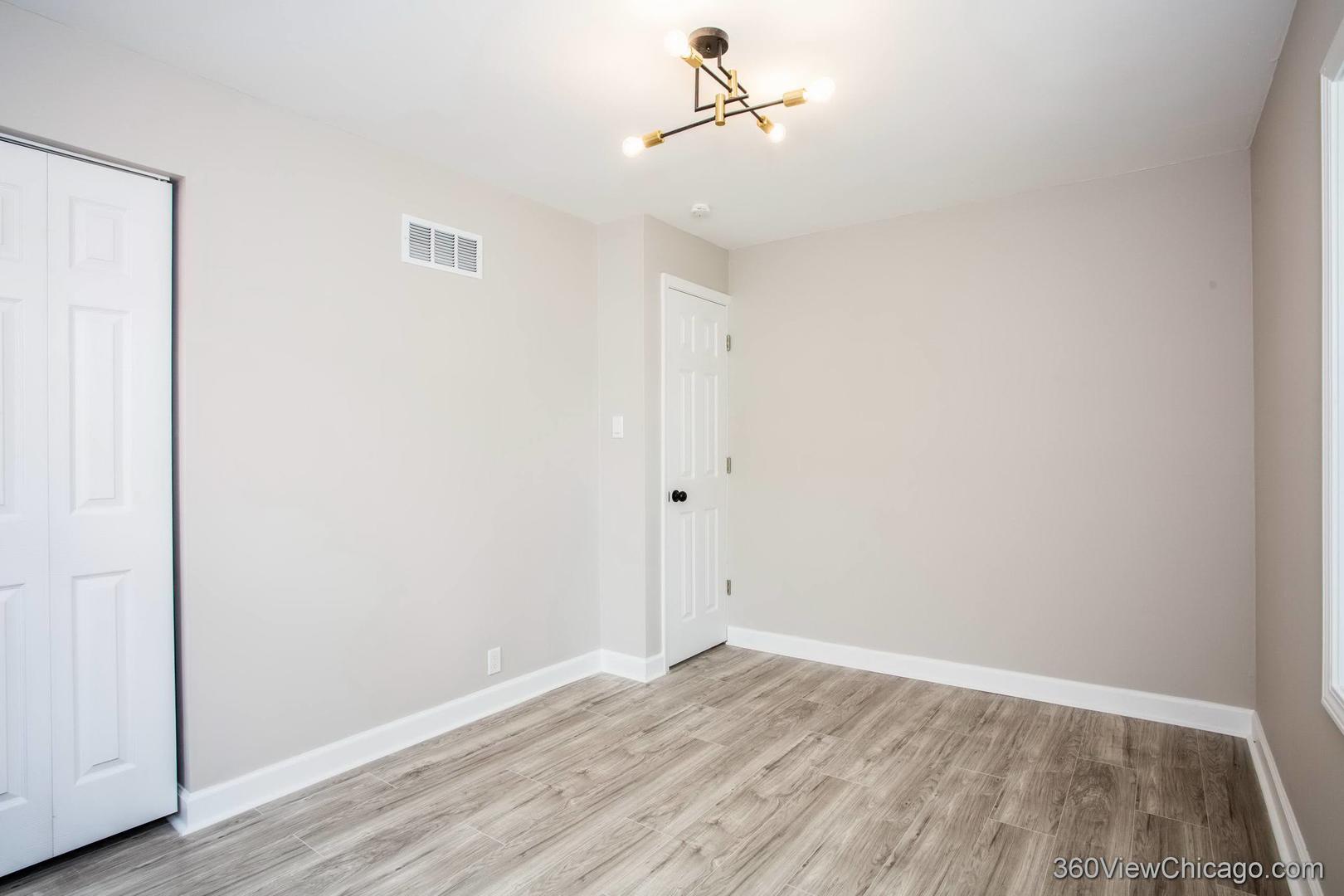 14921 Oakdale Avenue Property Photo 11