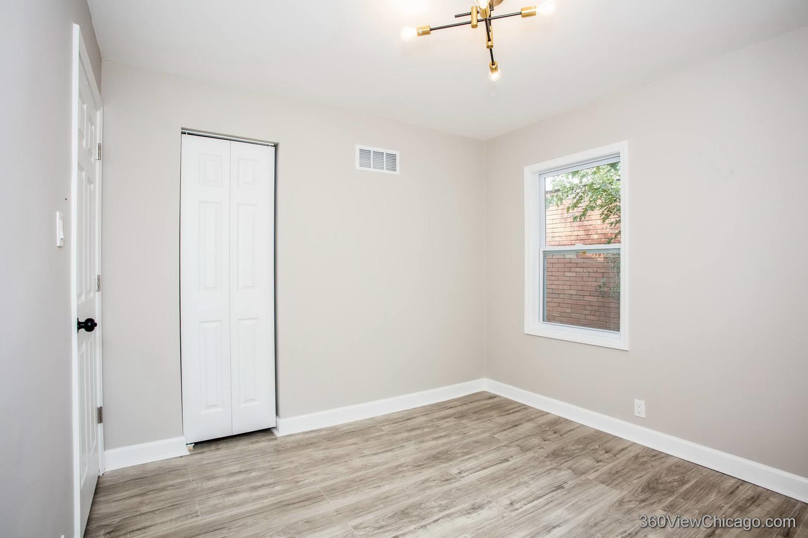 14921 Oakdale Avenue Property Photo 13
