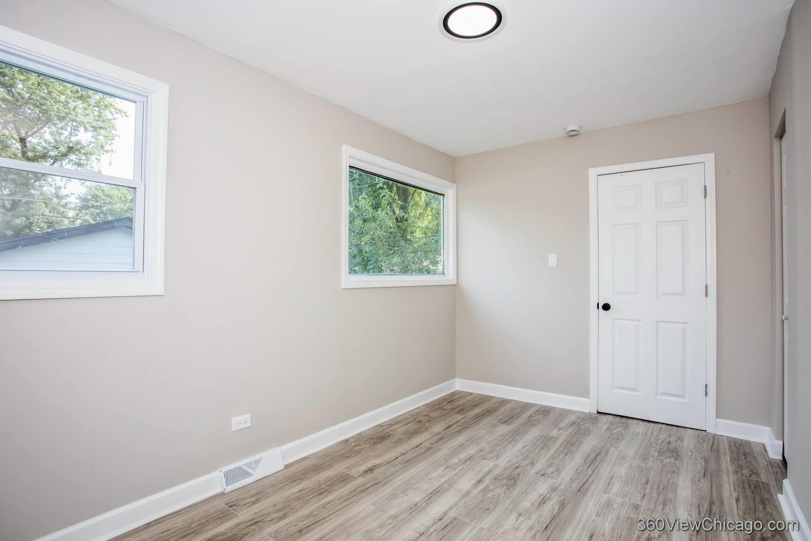 14921 Oakdale Avenue Property Photo 15