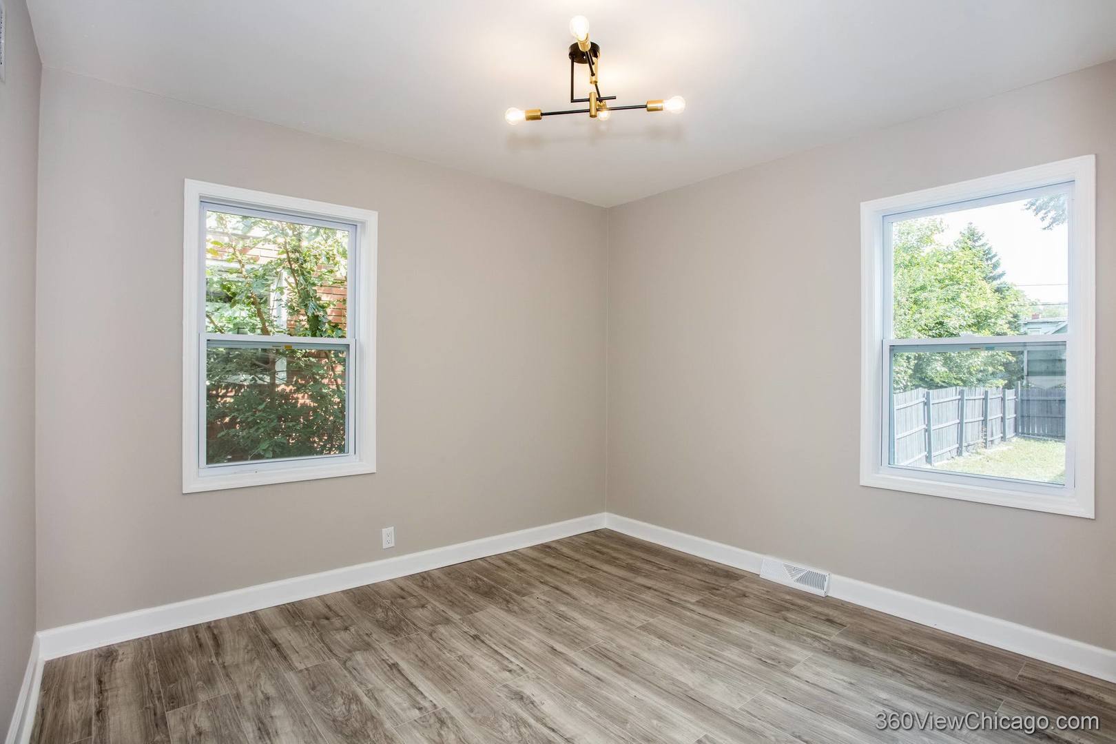 14921 Oakdale Avenue Property Photo 19