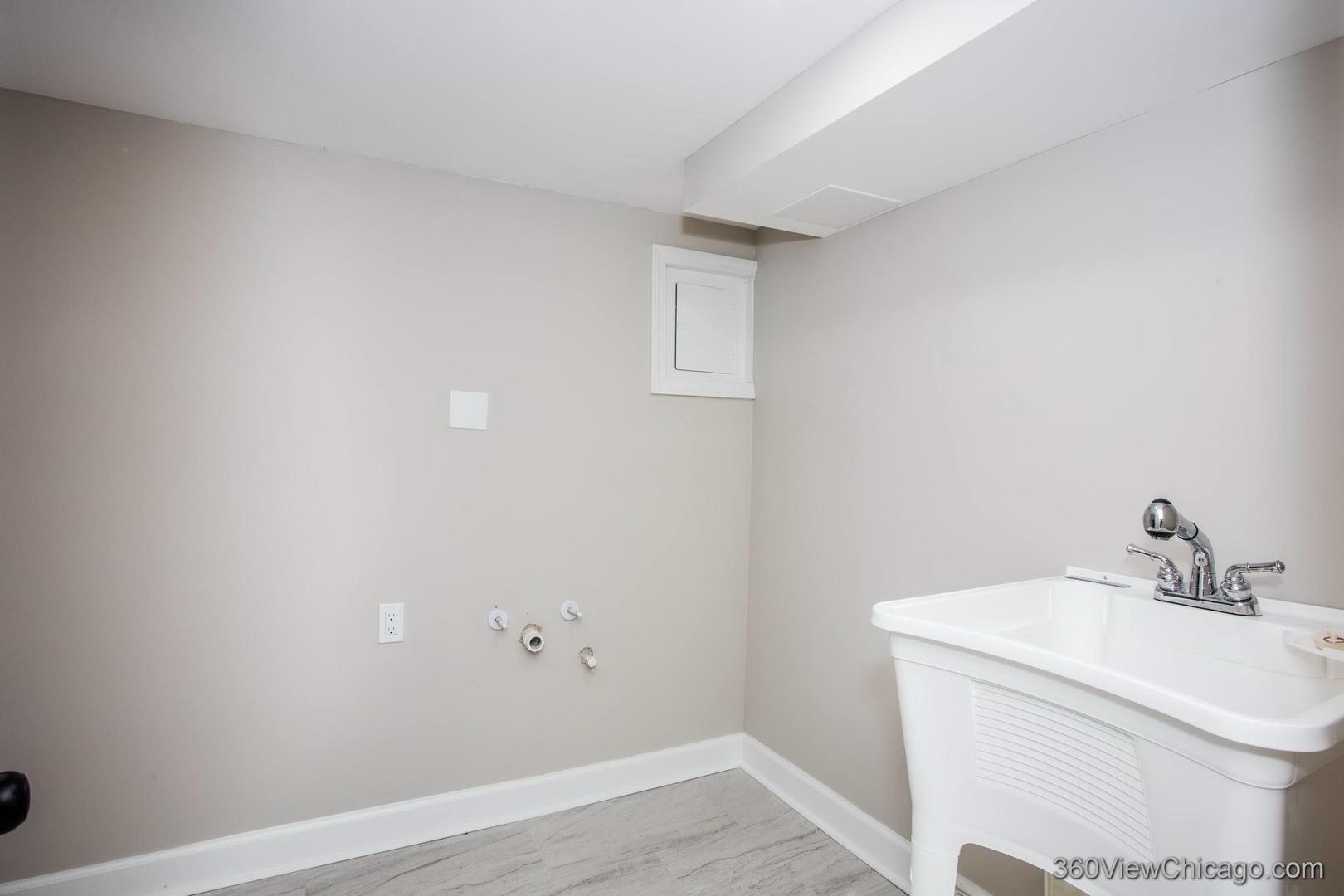 14921 Oakdale Avenue Property Photo 29
