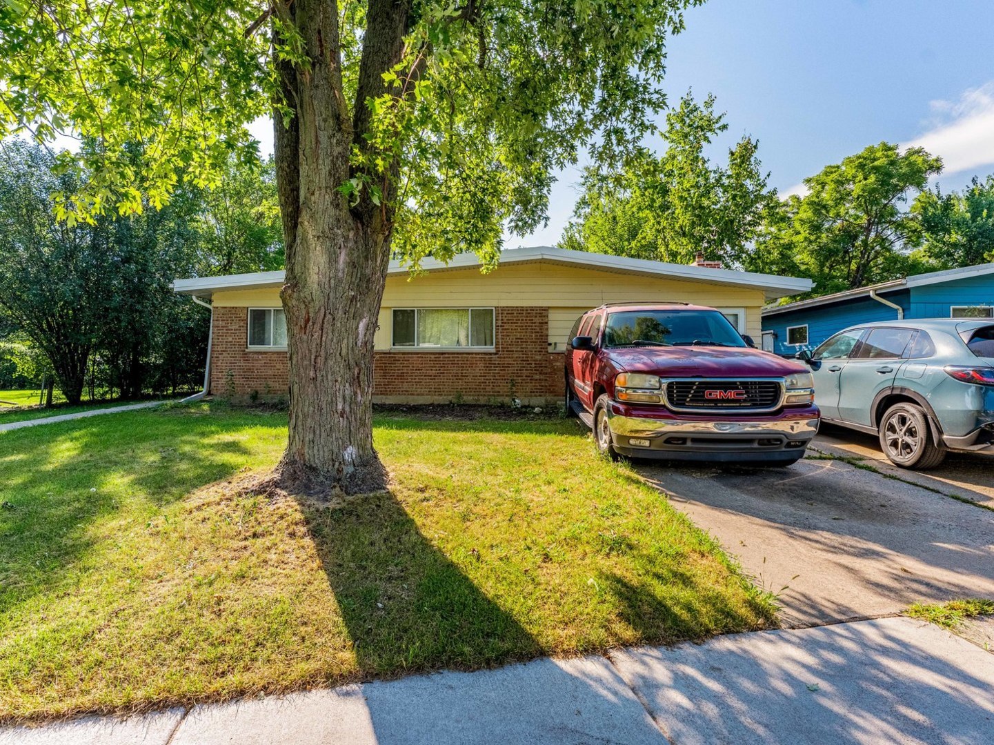 305 Somonauk Street Property Photo 2