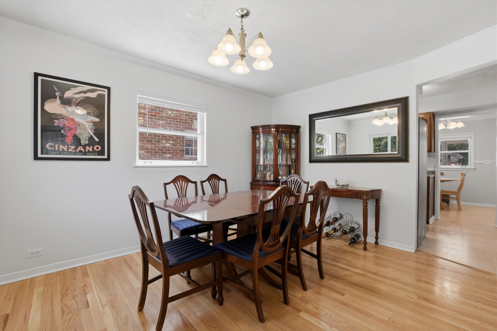 204 S Home Avenue Property Photo 4