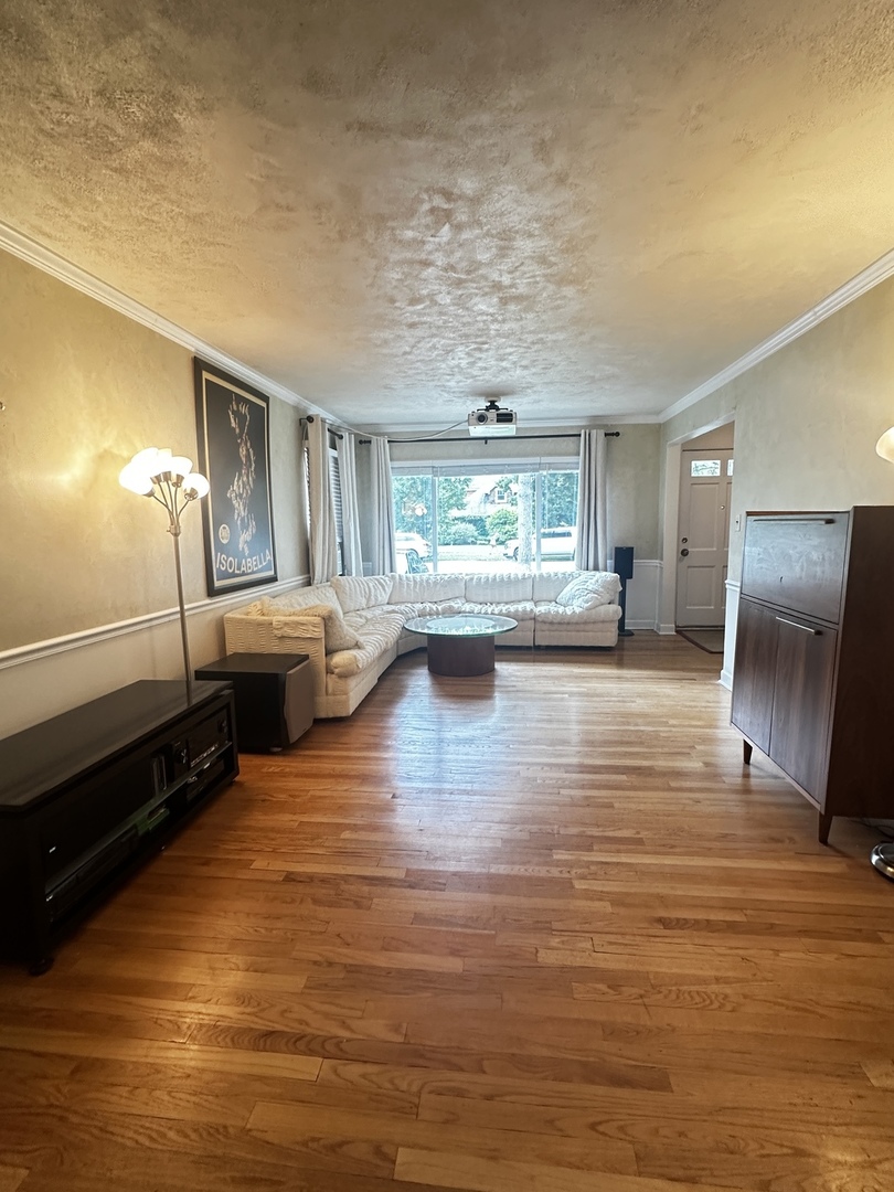 204 S Home Avenue Property Photo 12