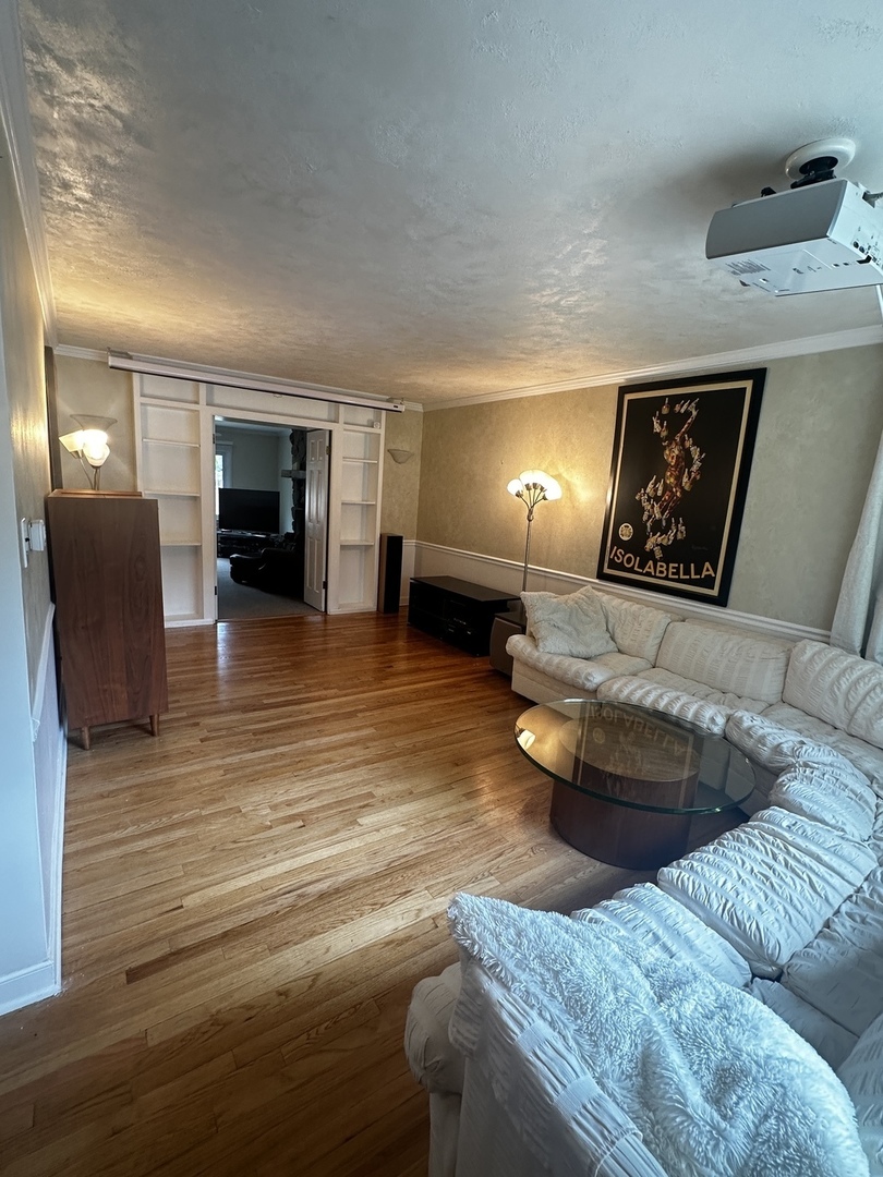 204 S Home Avenue Property Photo 14