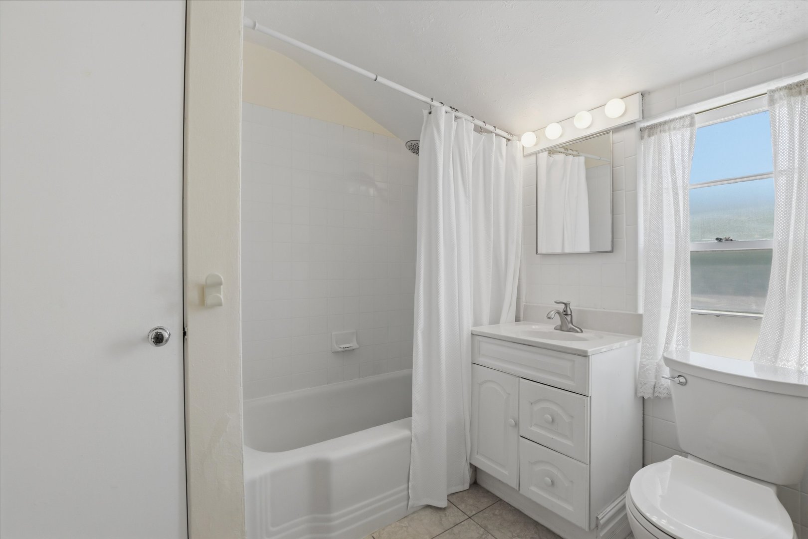 204 S Home Avenue Property Photo 24