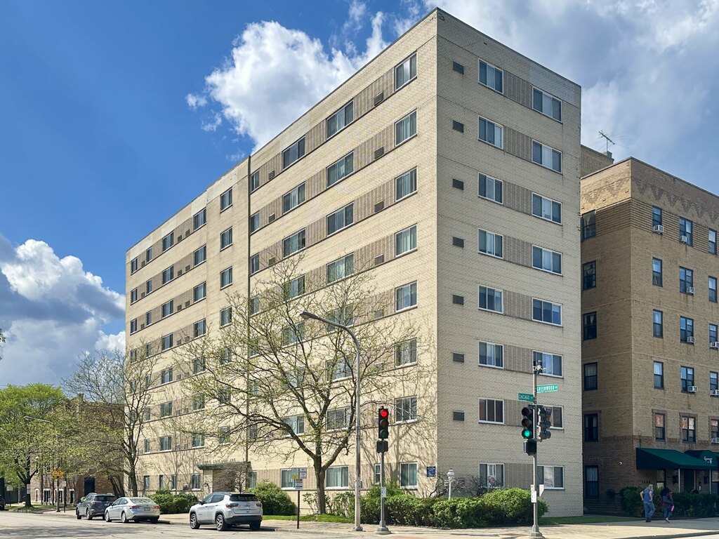 1400 Chicago Avenue 703 Property Photo 1