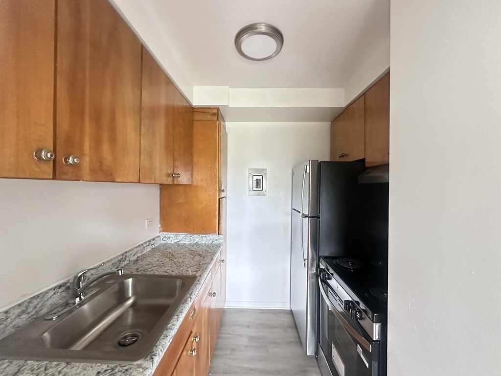 1400 Chicago Avenue 703 Property Photo 2
