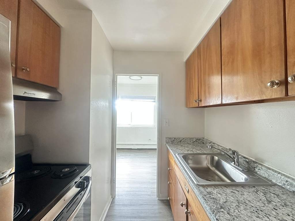 1400 Chicago Avenue 703 Property Photo 5