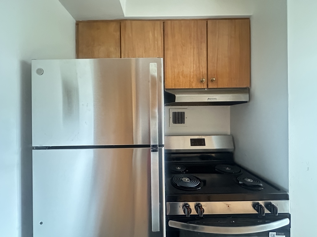 1400 Chicago Avenue 703 Property Photo 6