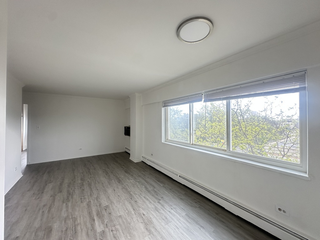 1400 Chicago Avenue 703 Property Photo 11