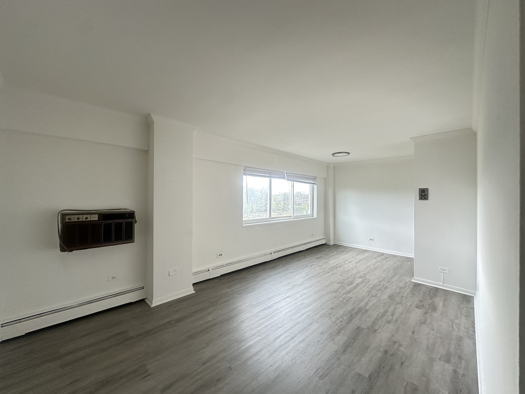 1400 Chicago Avenue 703 Property Photo 12