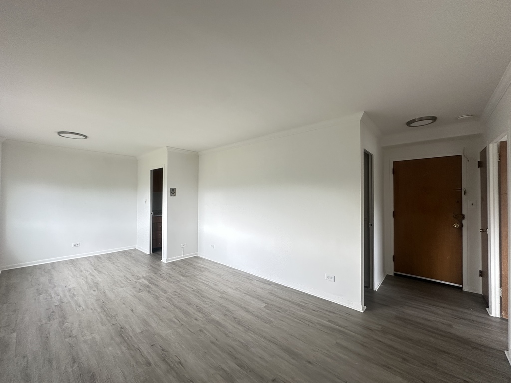 1400 Chicago Avenue 703 Property Photo 14