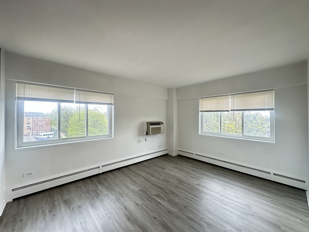 1400 Chicago Avenue 703 Property Photo 15