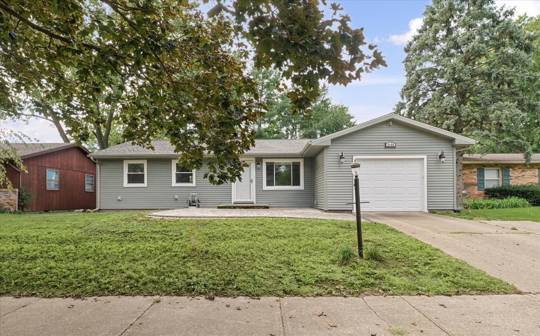 2105 Blackthorn Drive Property Photo 2