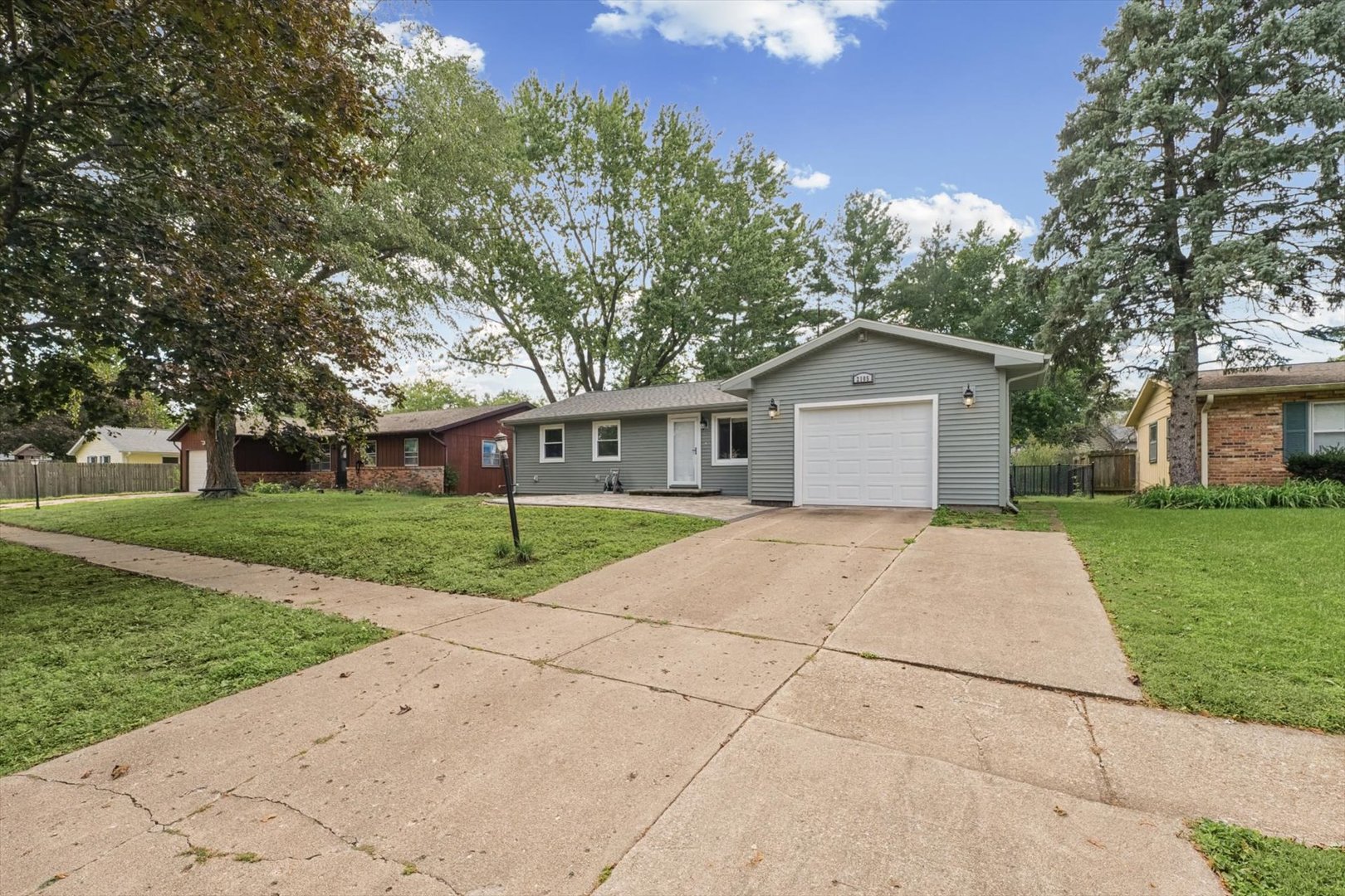 2105 Blackthorn Drive Property Photo 3