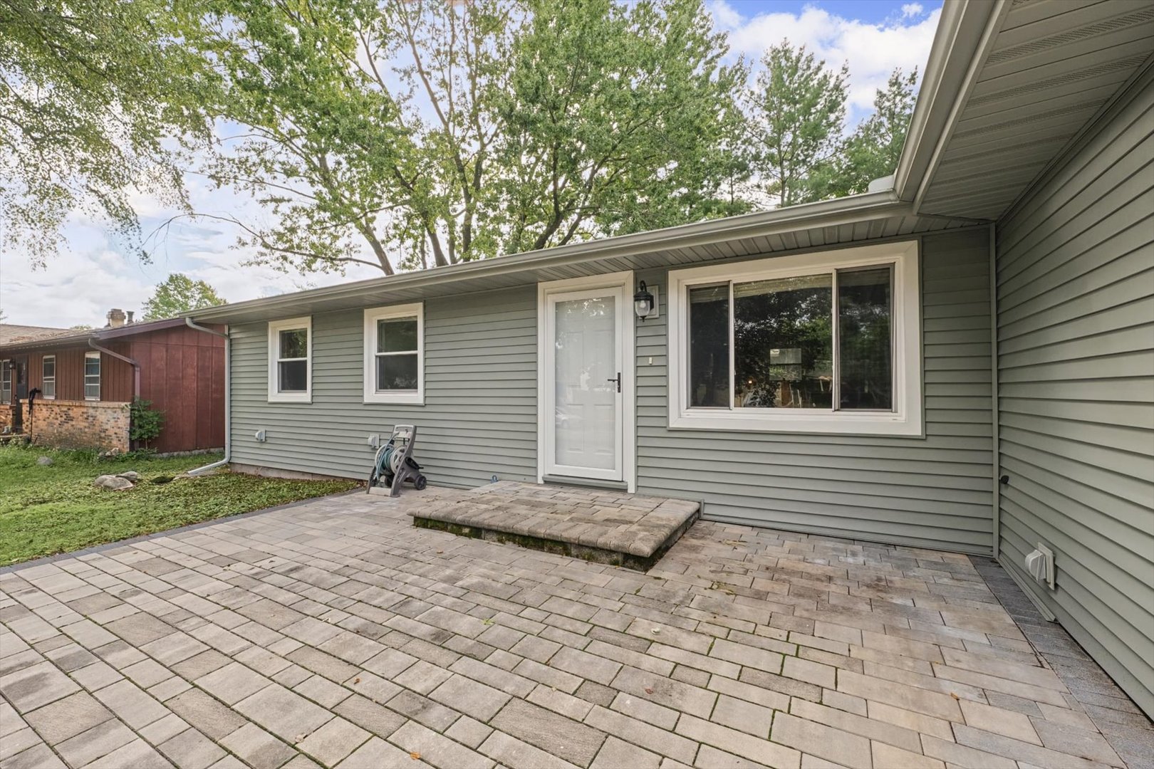 2105 Blackthorn Drive Property Photo 4