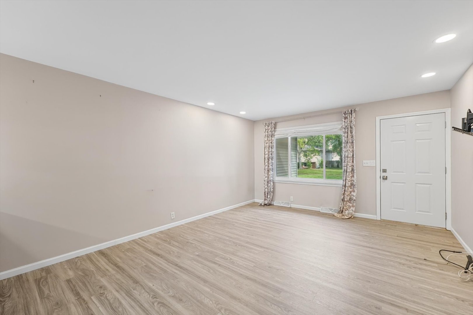2105 Blackthorn Drive Property Photo 9