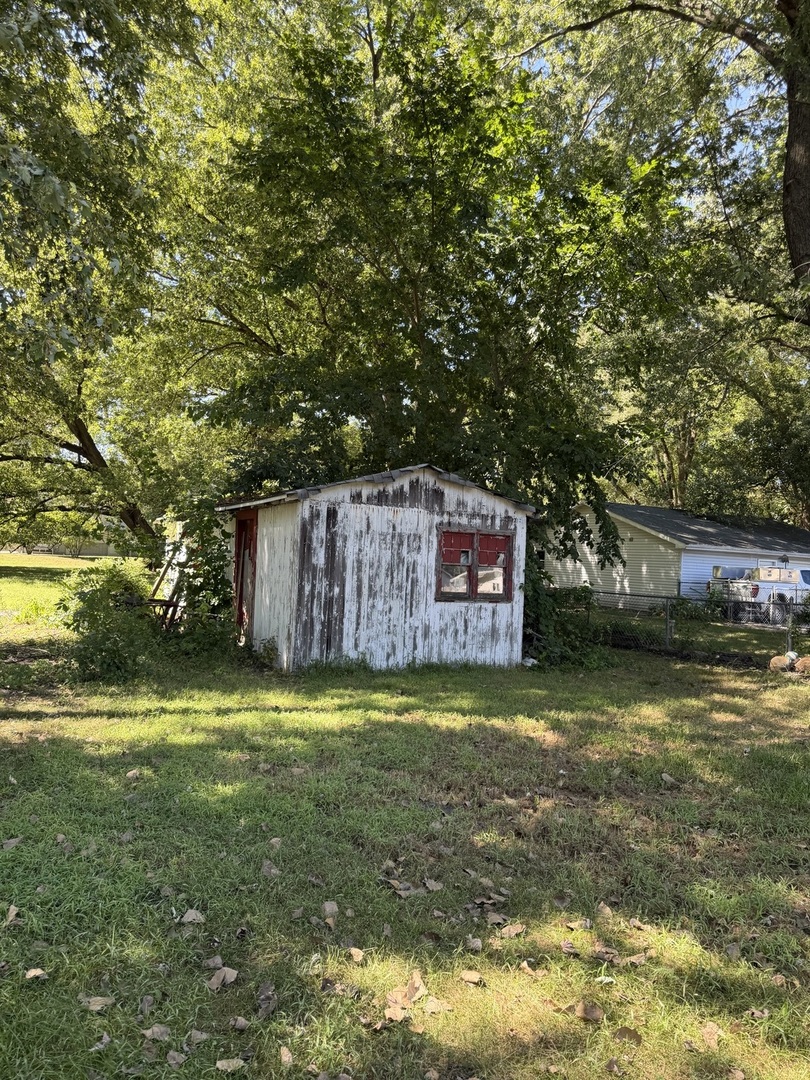 522 N School Street Property Photo 4