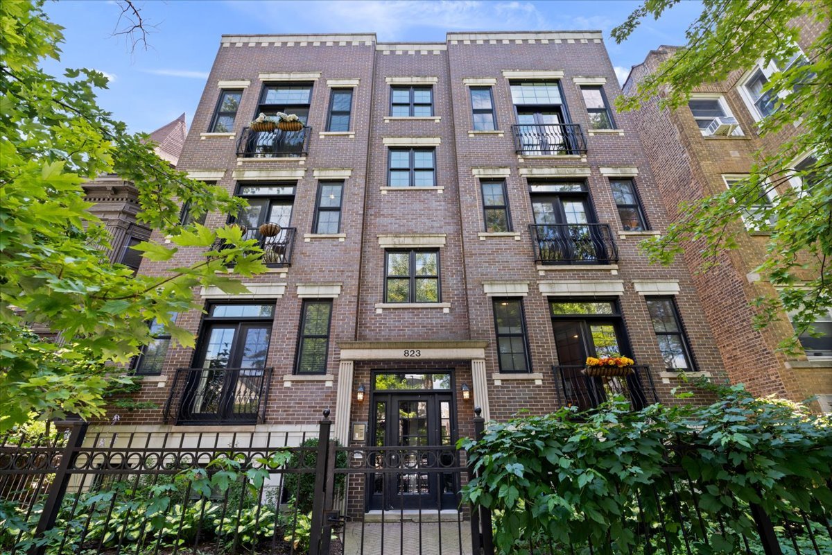 823 W Wolfram Street 3e Property Photo 1