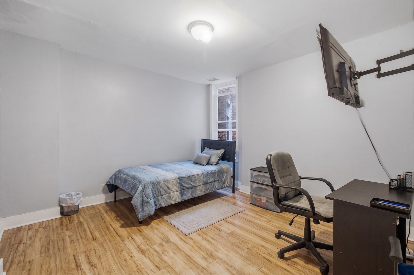 3823 W Lexington Street Property Photo 5