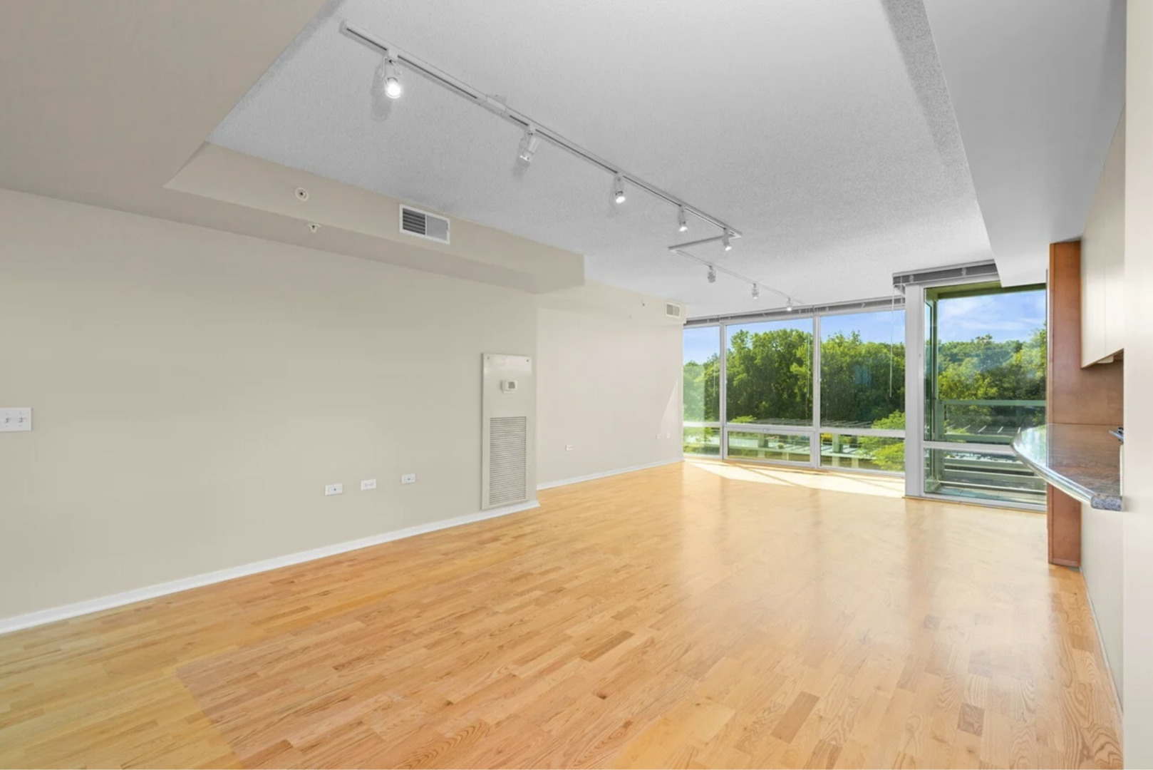 9715 Woods Drive 510 Property Photo 10