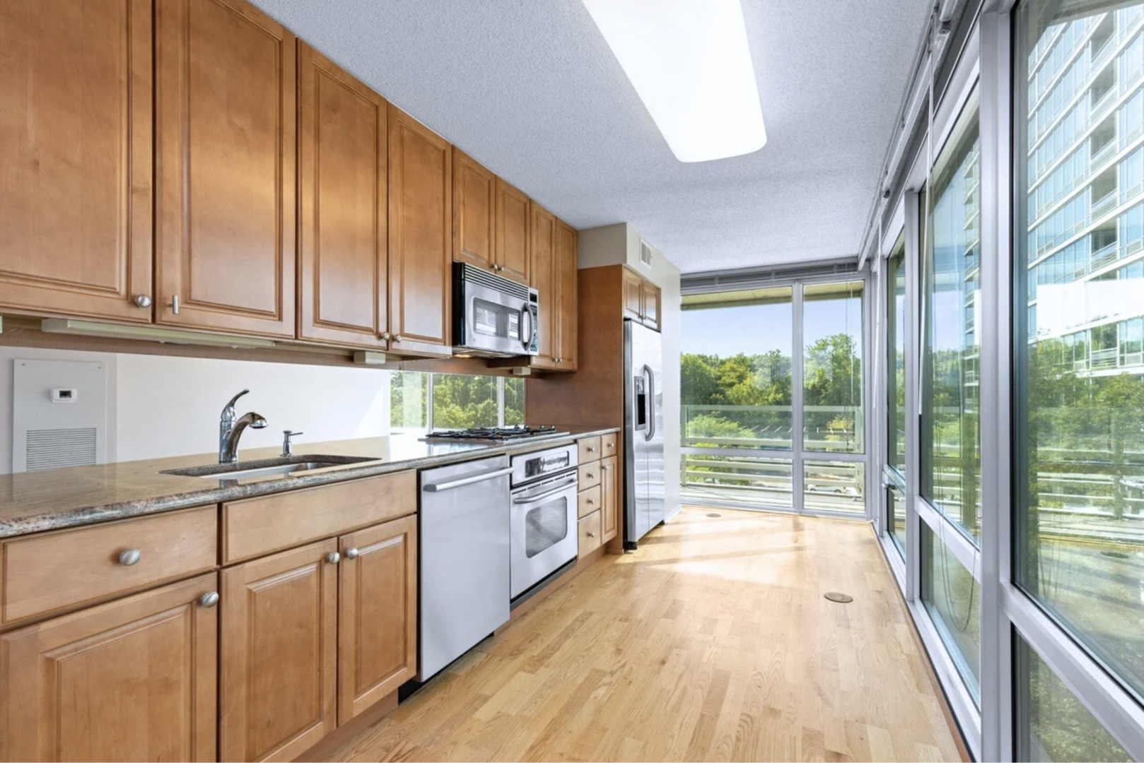 9715 Woods Drive 510 Property Photo 14
