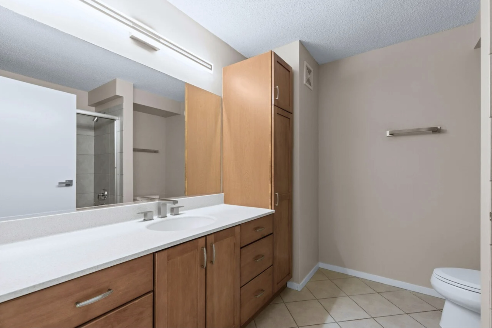 9715 Woods Drive 510 Property Photo 16
