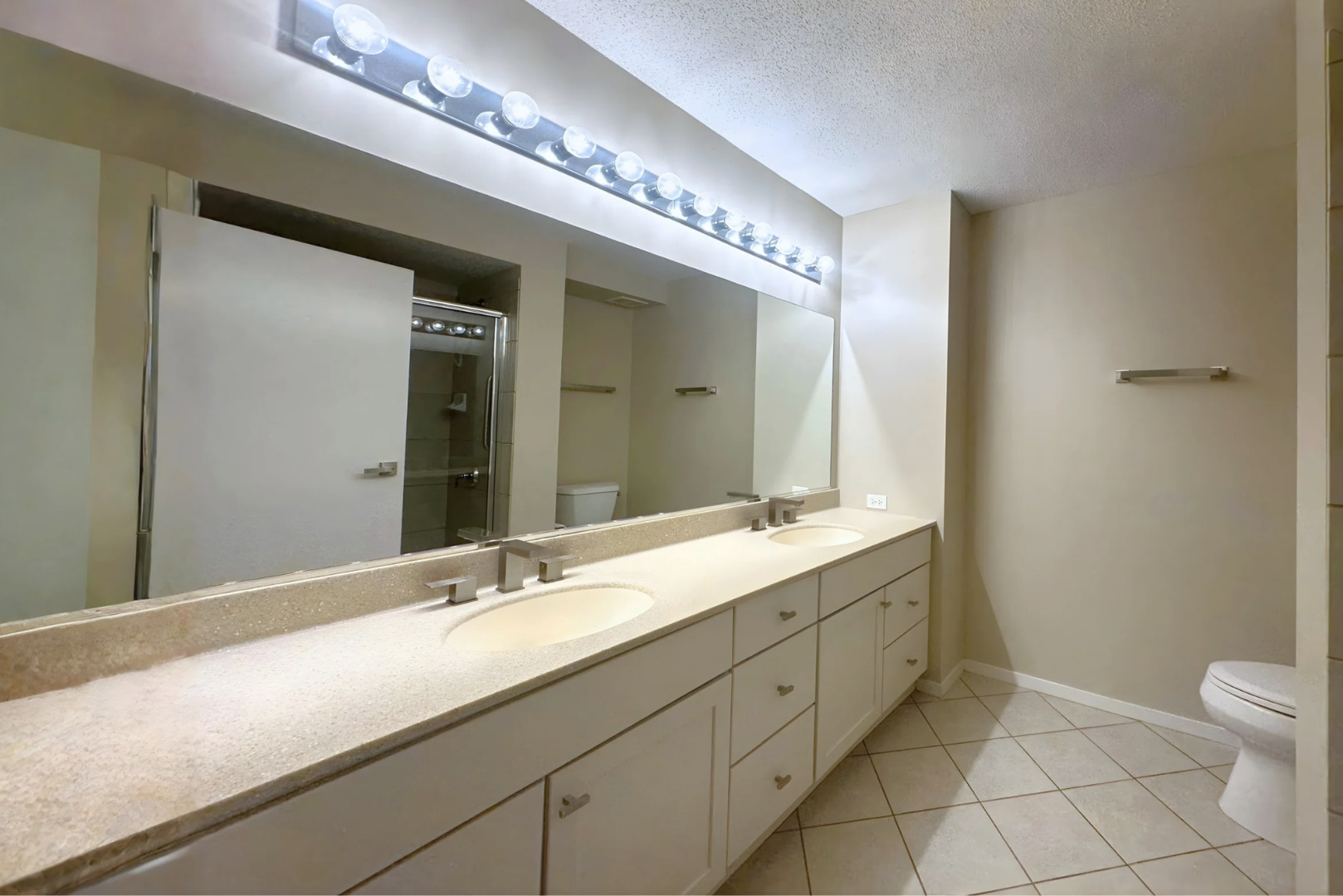 9715 Woods Drive 510 Property Photo 22