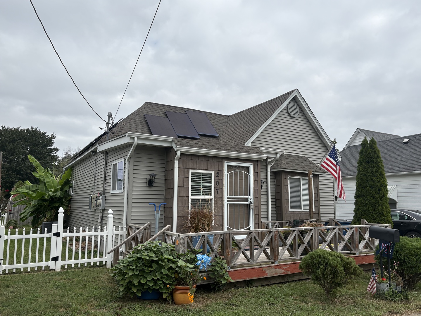207 W Sylvia Avenue Property Photo 1