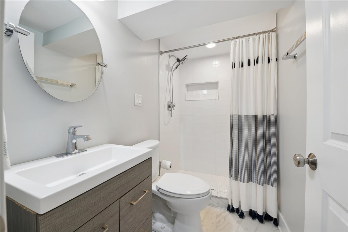 2915 N Rockwell Street Property Photo 28