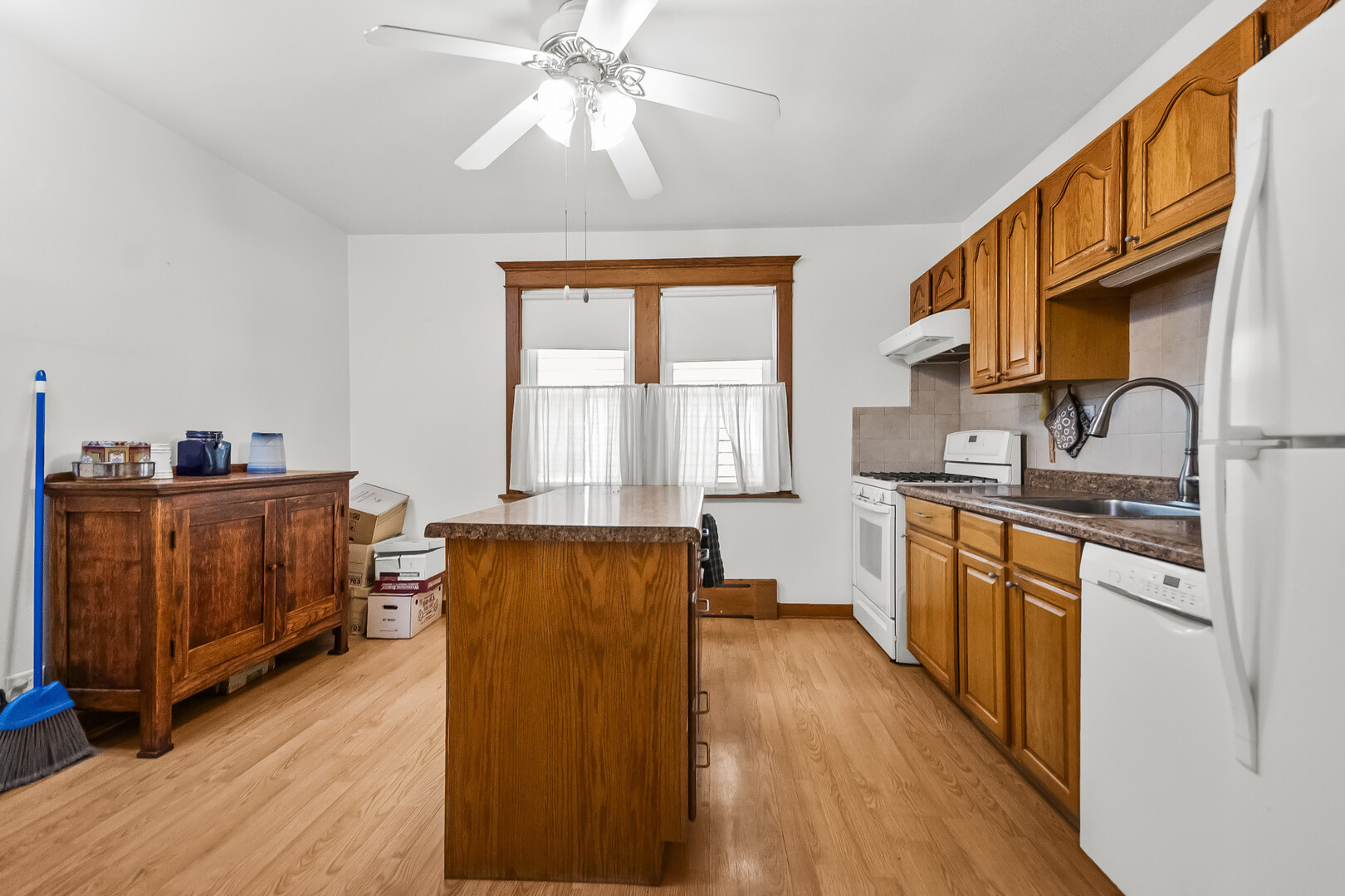 1624 Spencer Avenue Property Photo 7