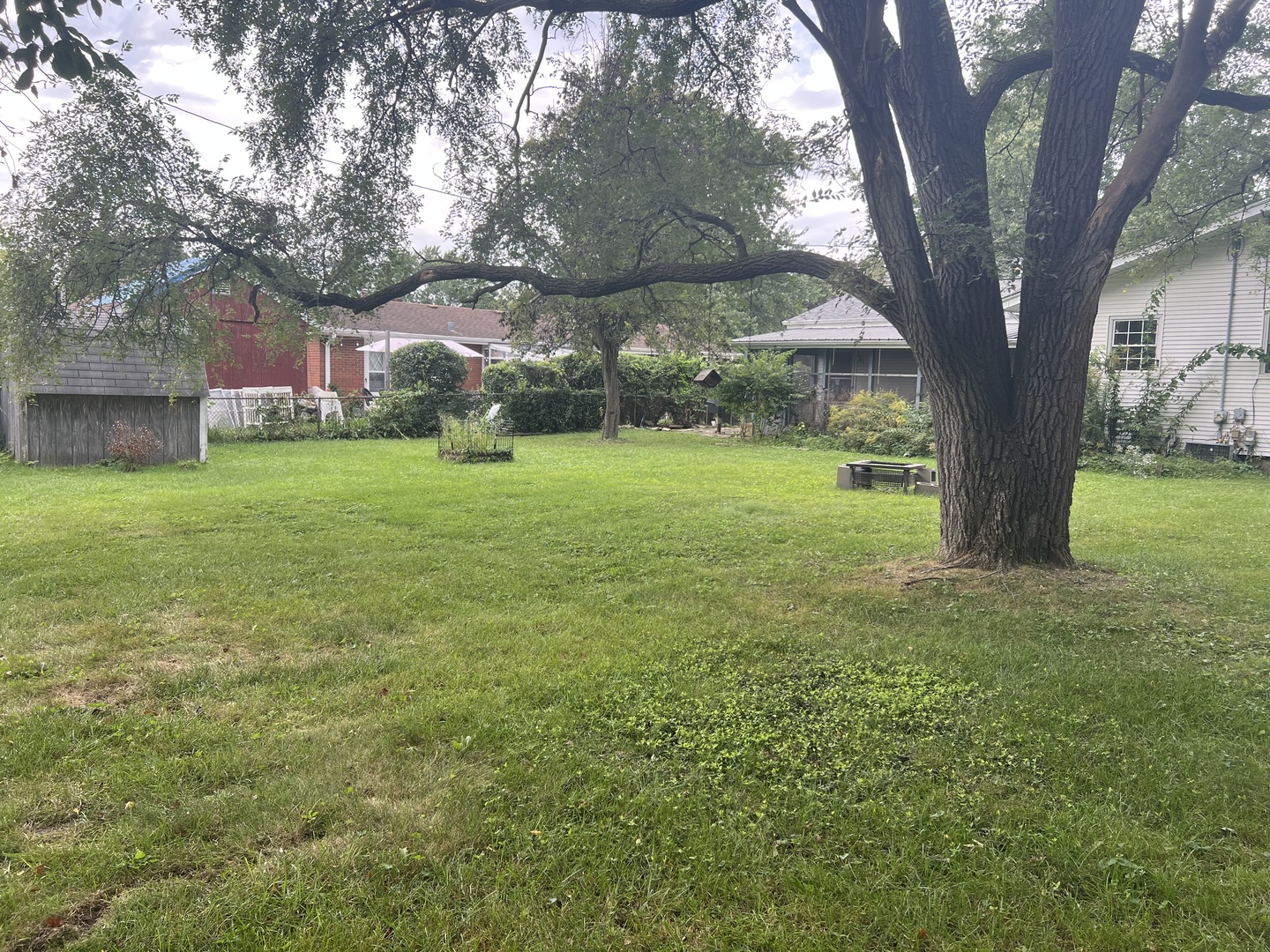 214 April Lane Property Photo 4