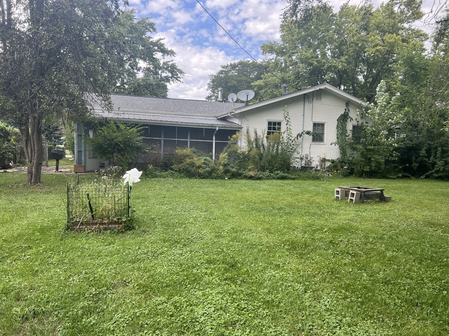 214 April Lane Property Photo 5