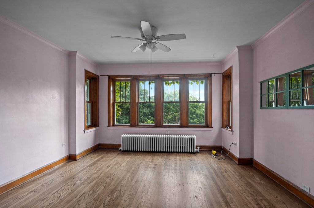 1240 S Maple Avenue Property Photo 7