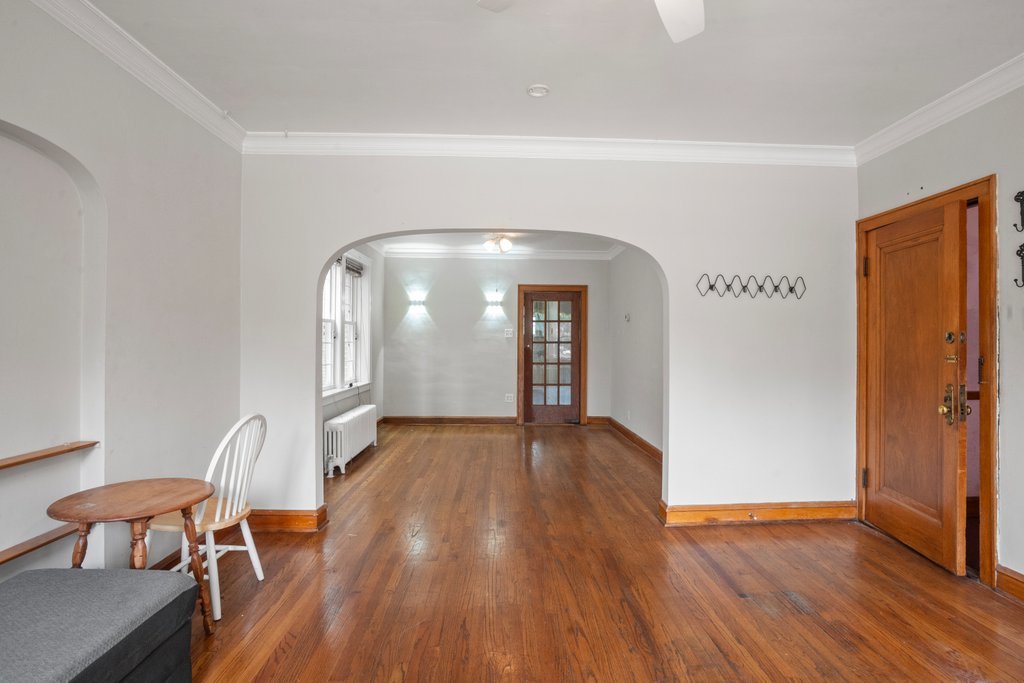 1240 S Maple Avenue Property Photo 14