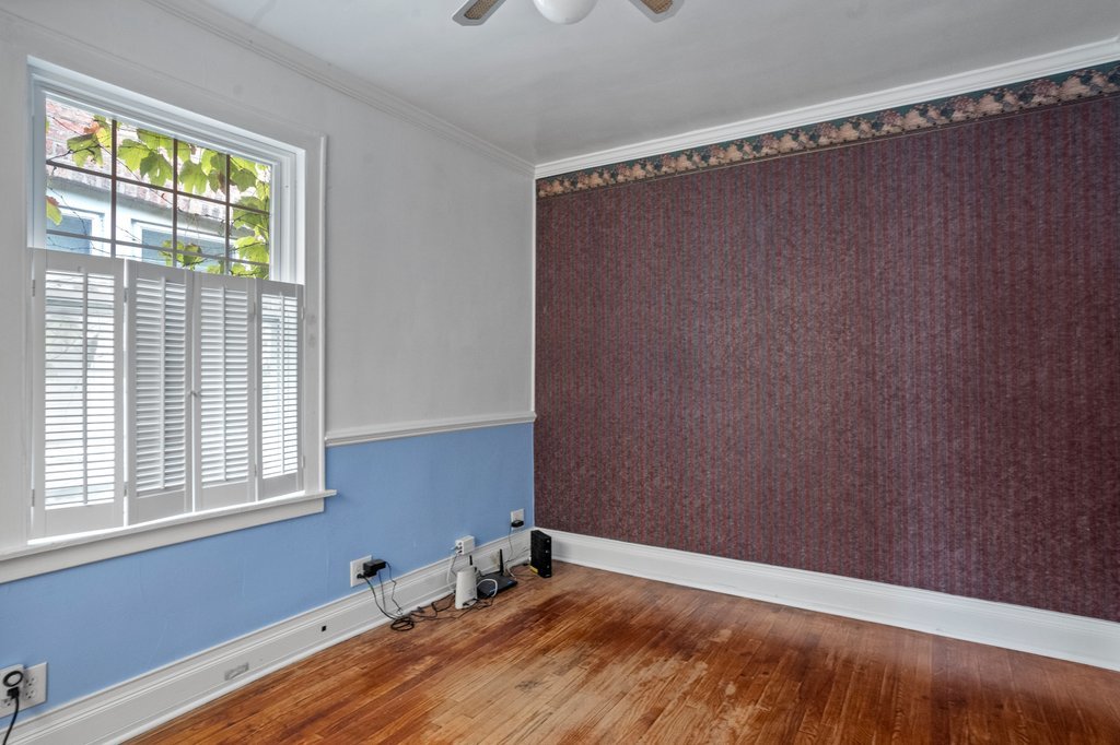 1240 S Maple Avenue Property Photo 23