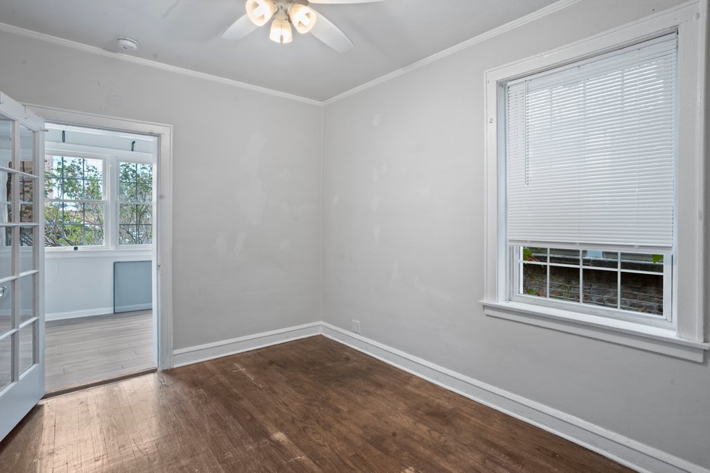 1240 S Maple Avenue Property Photo 31
