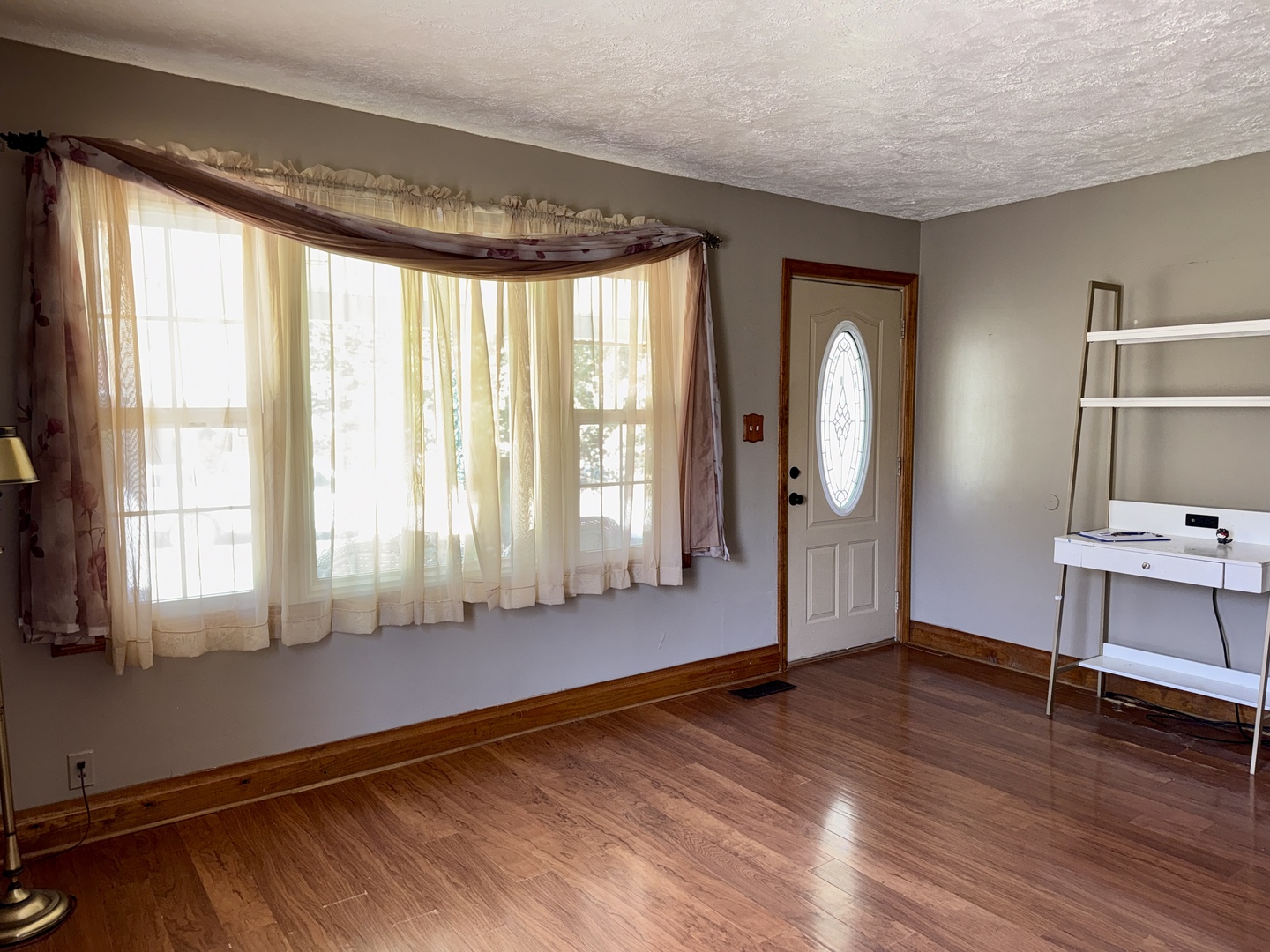 516 W 20th Street Property Photo 3