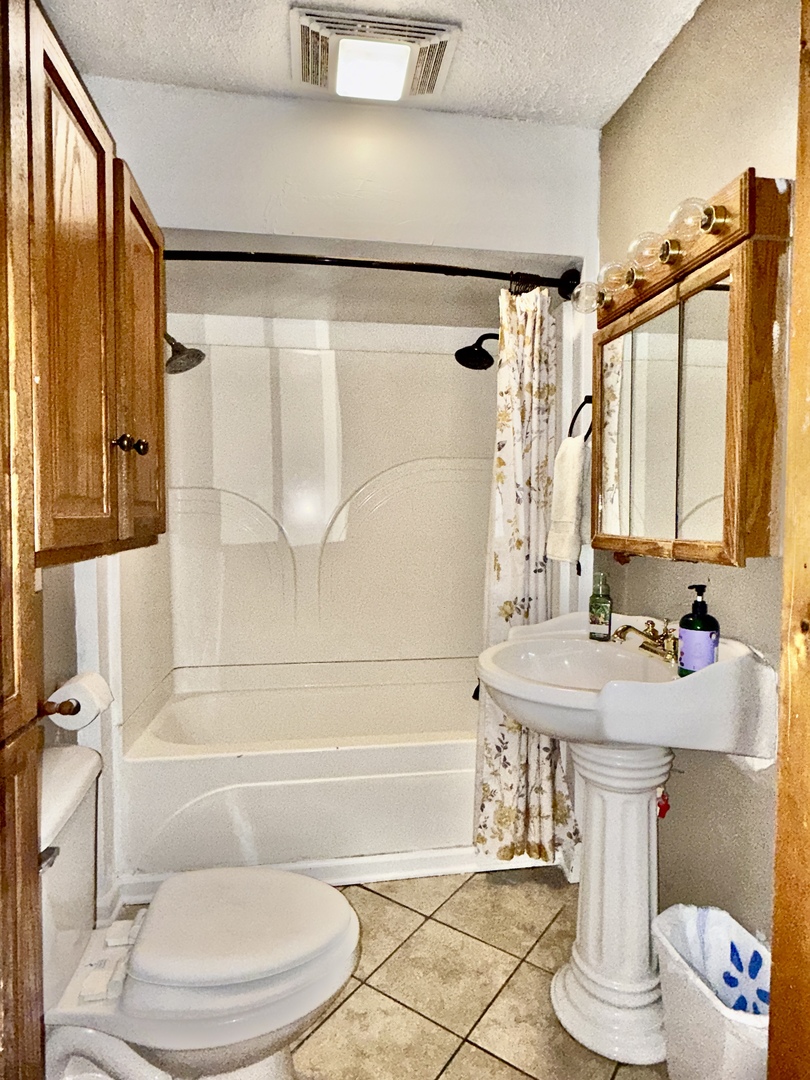 516 W 20th Street Property Photo 12