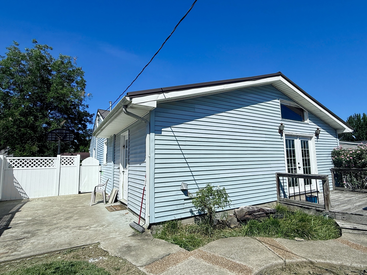 516 W 20th Street Property Photo 17