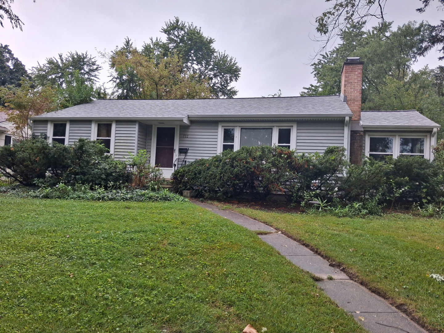 712 Prairie Avenue Property Photo 1