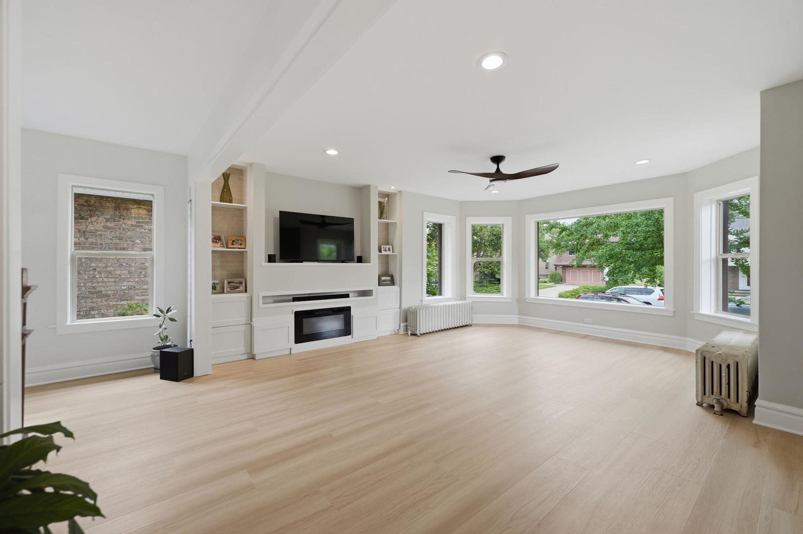 2638 Central Park Avenue Property Photo 2