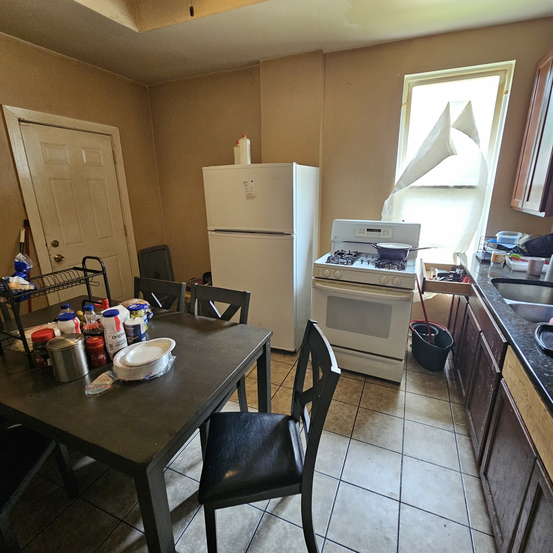 644 N Albany Avenue Property Photo 23