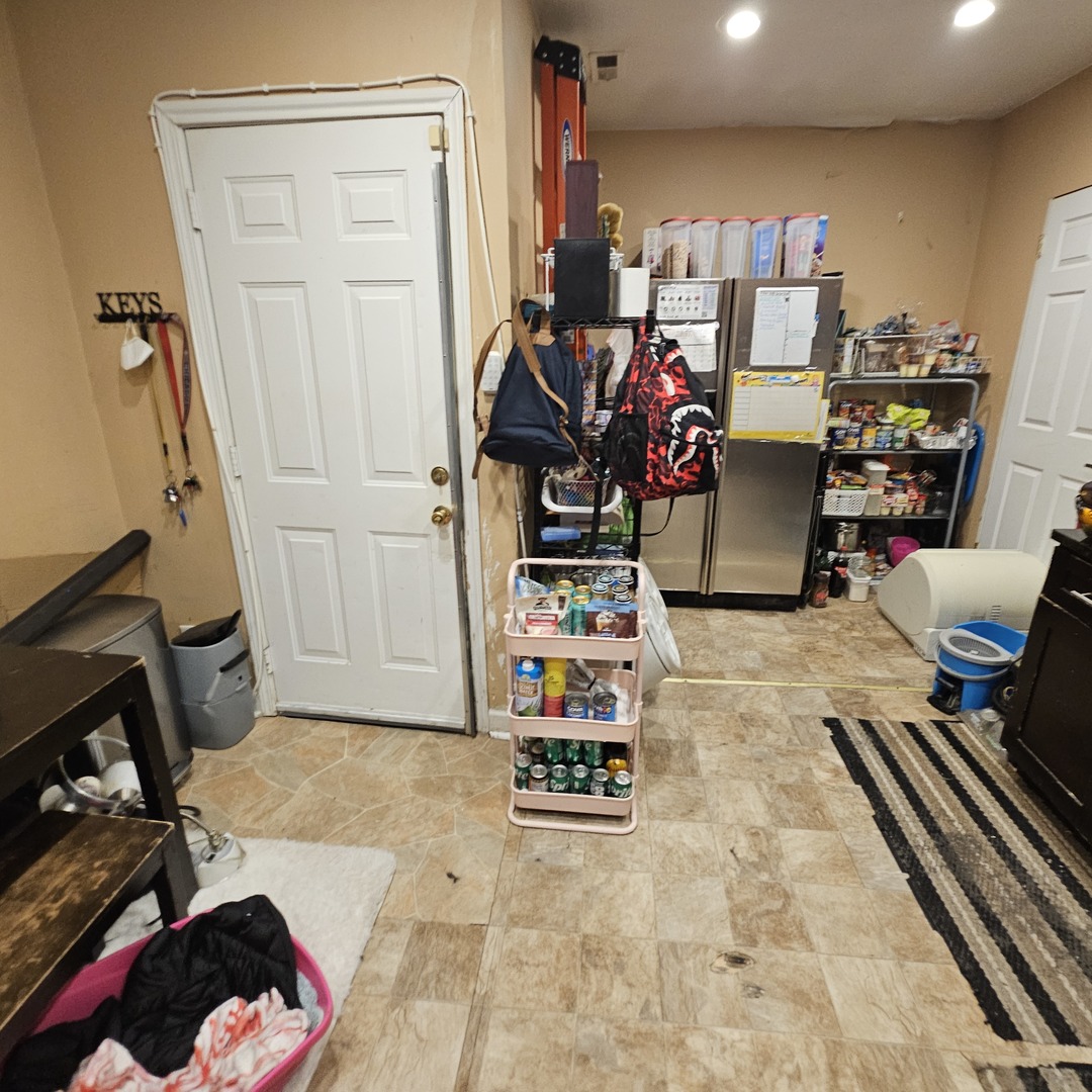 644 N Albany Avenue Property Photo 35